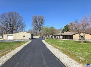 514 S 1st St, Farmersburg, IN