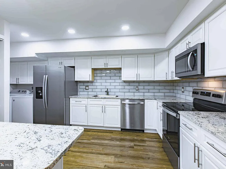1 Stonehenge Cir #2 — Photo 1