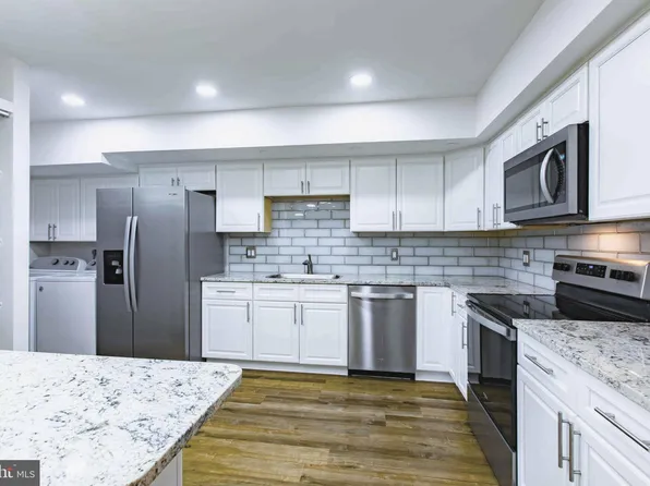 1 Stonehenge Cir APT 2, Baltimore, MD 21208