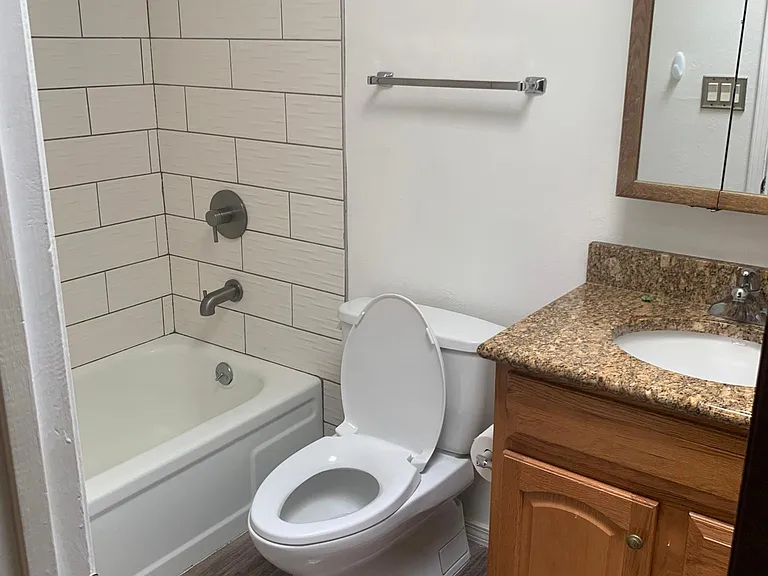 6336 Mendius Ave NE — Photo 13