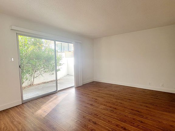 2nd image of 335 Torino Dr APT 1