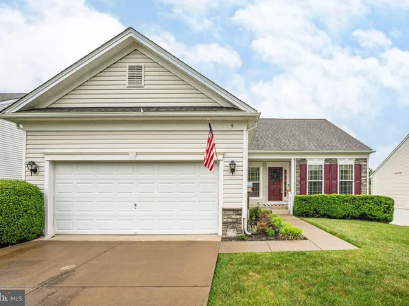 9 Carson Dr, Fredericksburg, VA 22406
