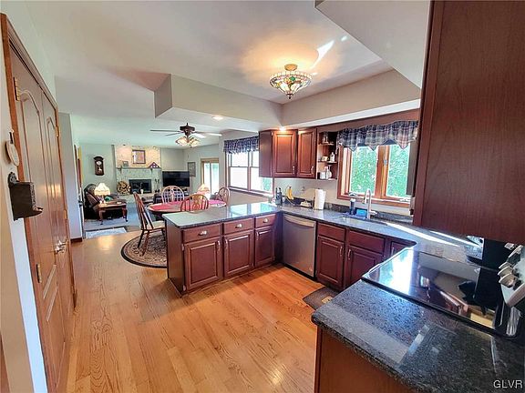 4th image of 5756 Nottingham Ct N