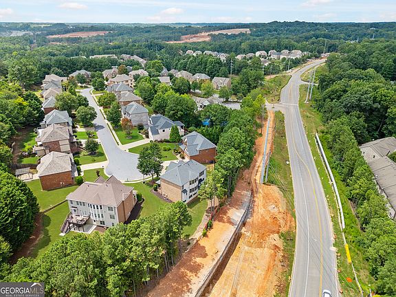 3rd image of 5605 Viewpoint Ct