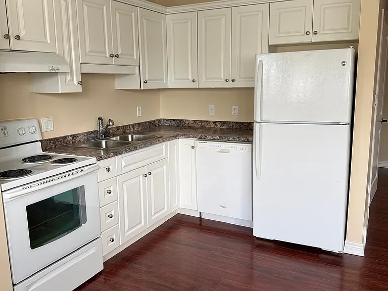 320 Vine St #2B — Photo 4