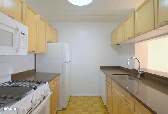 Rented by Citi Habitats | media 7