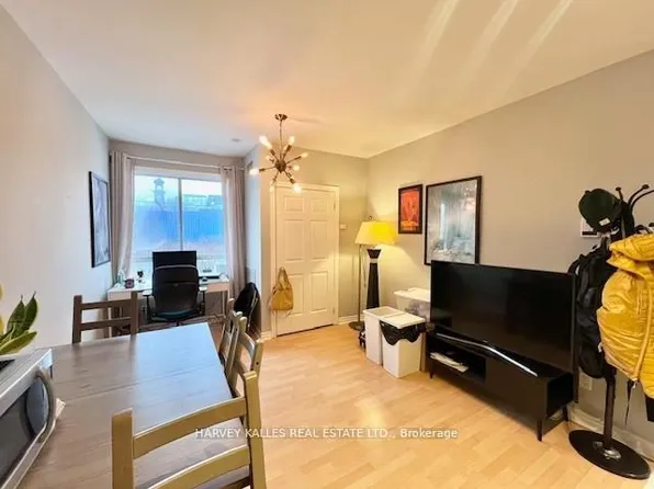 409 College St, Toronto, ON