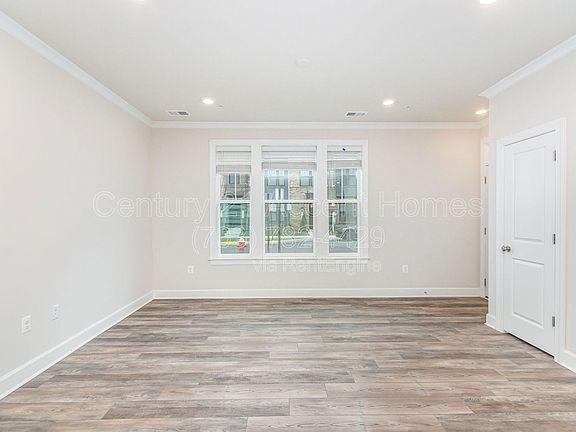 3rd image of 43488 Stonewood Crossing Ter