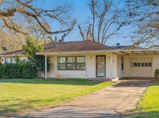 701 Blair St, West Columbia, TX 77486