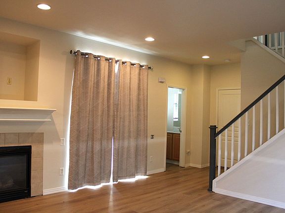 4th image of 2827 Rock Creek Dr