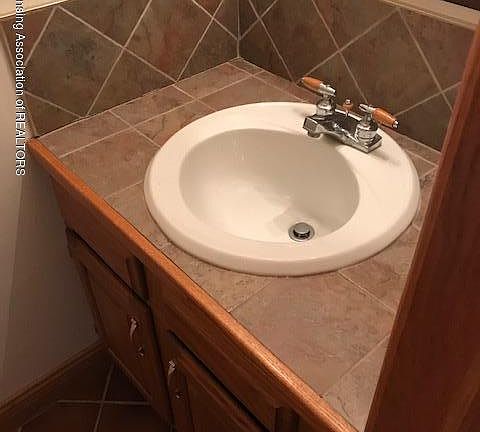4th image of 2018 E Provincial House Dr