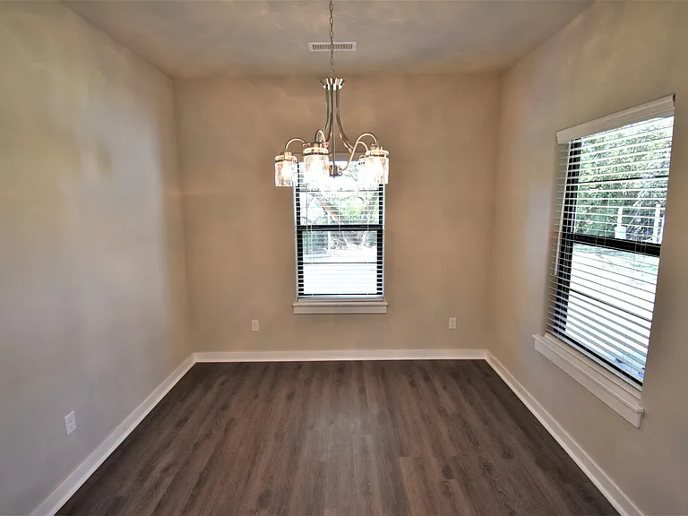 481 N Tacoma St — Photo 7