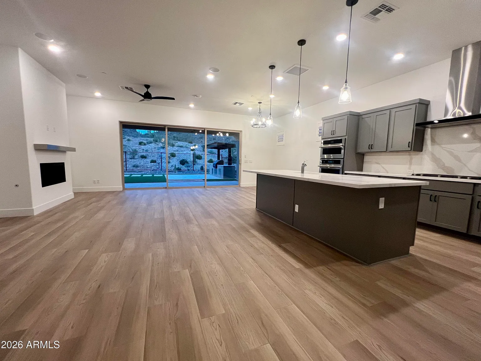3 bed, 3.0 bath, 2129 sqft, $3,400 — Photo 3