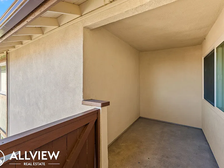 17972 Baron Circle — Photo 4