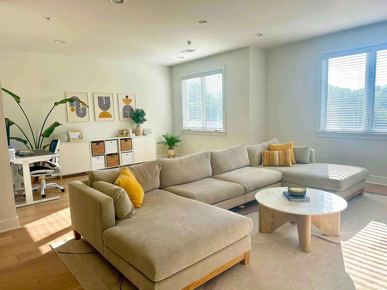 3 bed, 2805 sqft, $5,350 — Photo 3