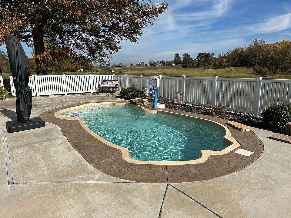 2nd image of 157 Summerlin Dr