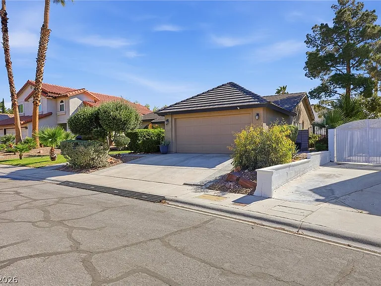 2816 Klondike Ct — Photo 2