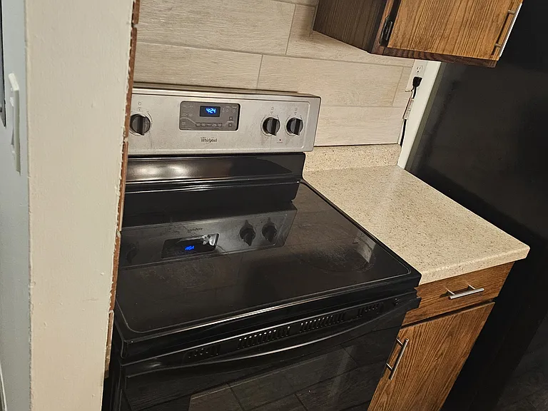 8835 N Swan Rd #6 — Photo 3