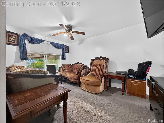 5th image of 5418 Harding St