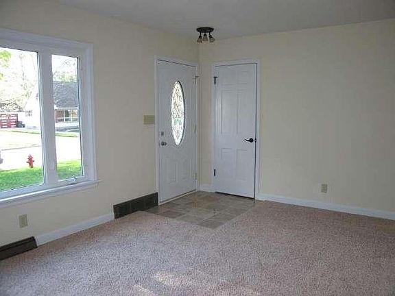 5th image of 1200 S 102nd St
