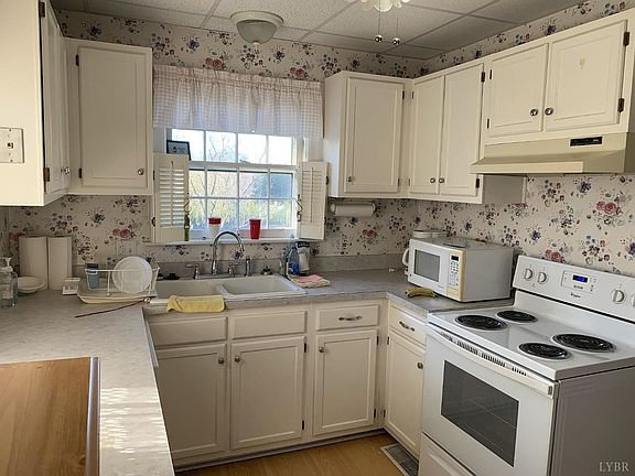 4th image of 1107 Highland Dr