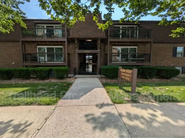 5801 Woodson St APT 100, Mission, KS 66202