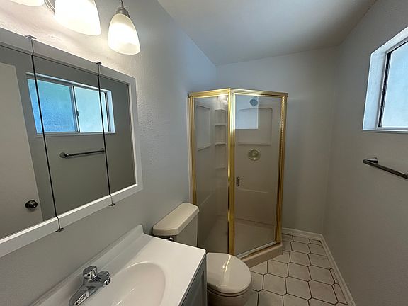 3rd image of 137 Chapman Ct