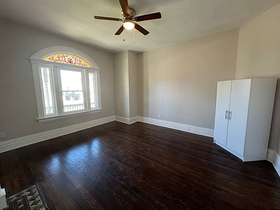 4th image of 3920 Regent Ave #B