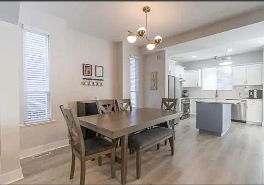 3 bed, 2.5 bath, 2100 sqft, $2,800 — Photo 3