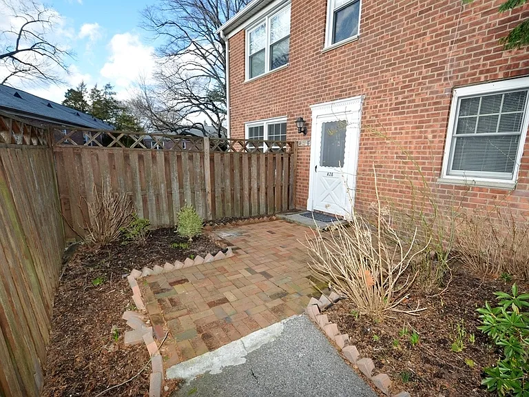 100 Cedar St #A28 — Photo 28