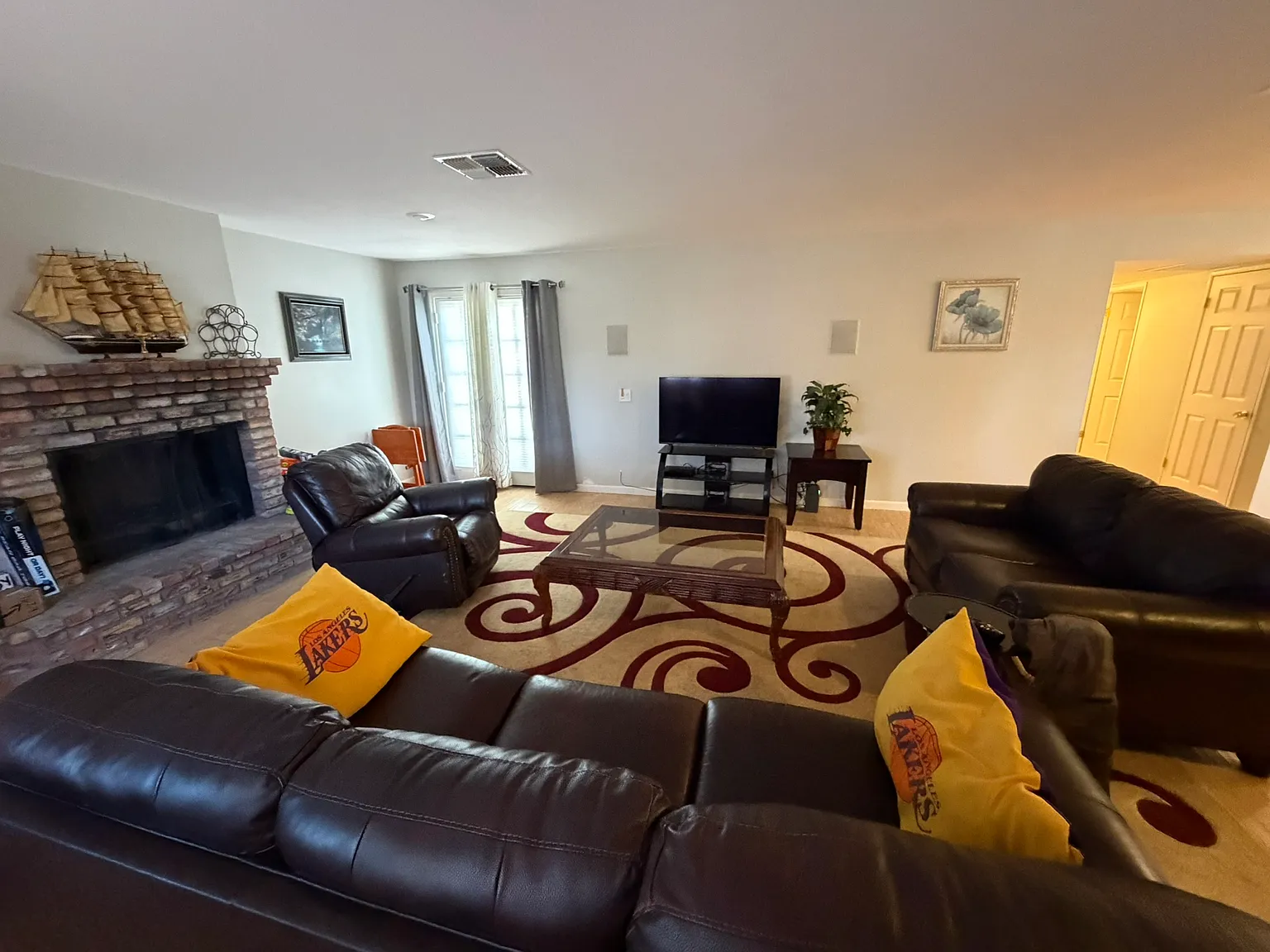 3 bed, 1535 sqft, $1,600 — Photo 2