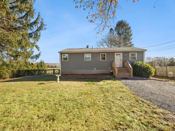 87 Oak St, Swansea, MA 02777