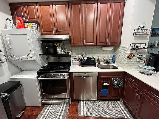 3rd image of 419 E 84th St APT 3