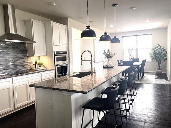 4th image of 3436 Roslyn Dr