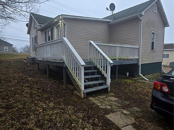 3rd image of 310 E Main St