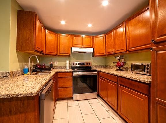 3rd image of 11652 Bedford Ct