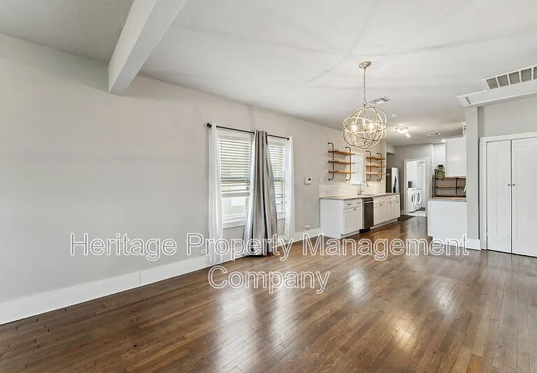 1031 Schley Ave — Photo 19