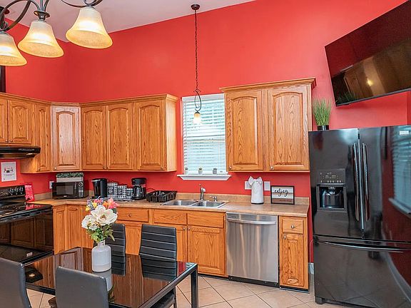 3rd image of 229 Leboeuf St #229