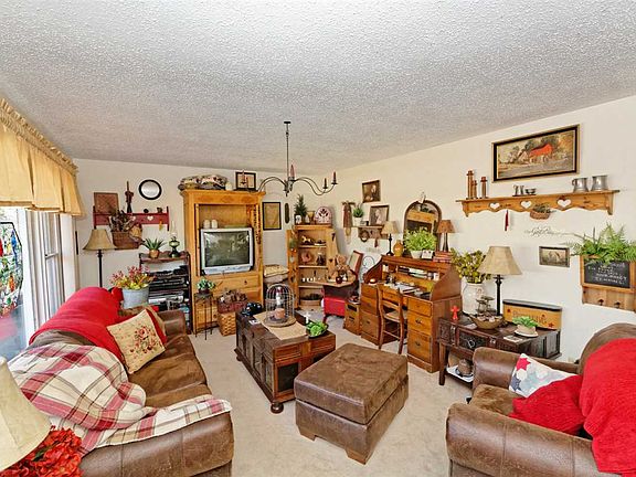 3rd image of 16 Elmwood Dr