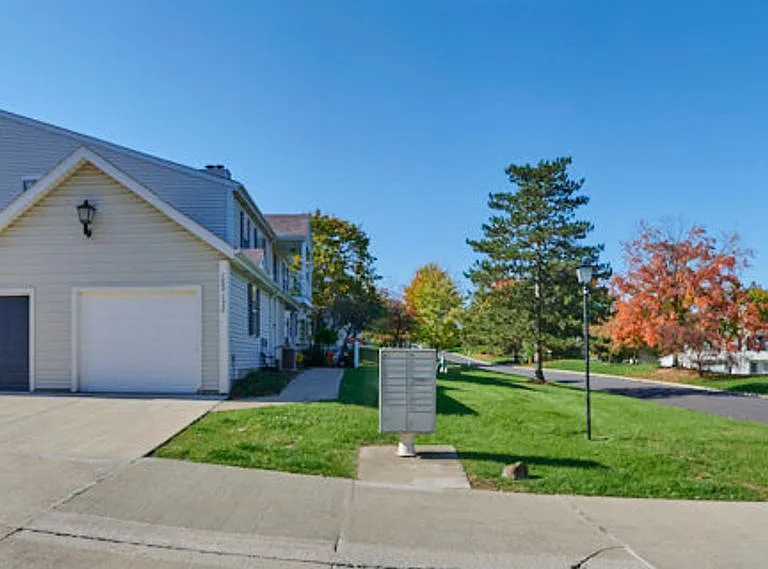 Grand Bay Apartments and Townhomes — Photo 36