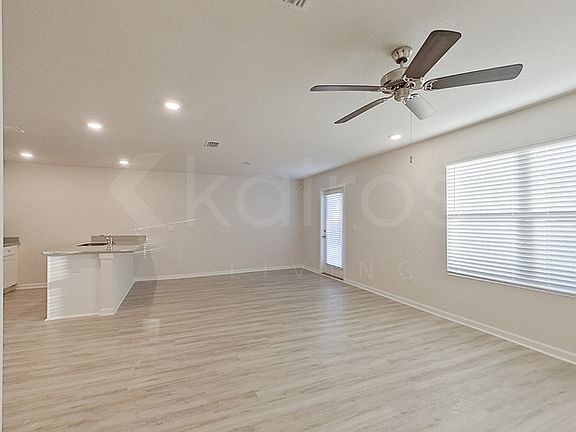 5th image of 261 Monarch Ln
