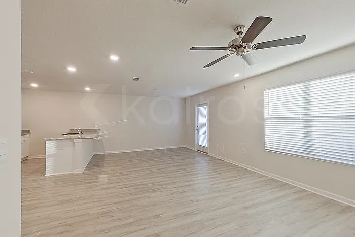 261 Monarch Ln — Photo 5