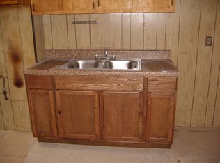 525 W 8th St APT 8, Junction City, KS 66441