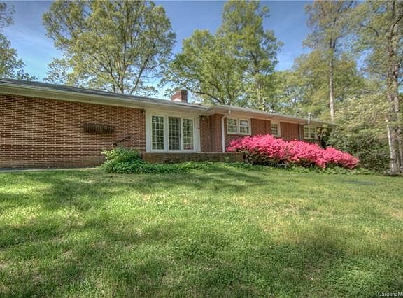 3rd image of 112 Kingstree Dr
