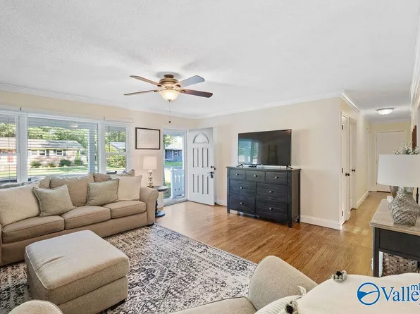 302 Woodall Ln, Scottsboro, AL 35768