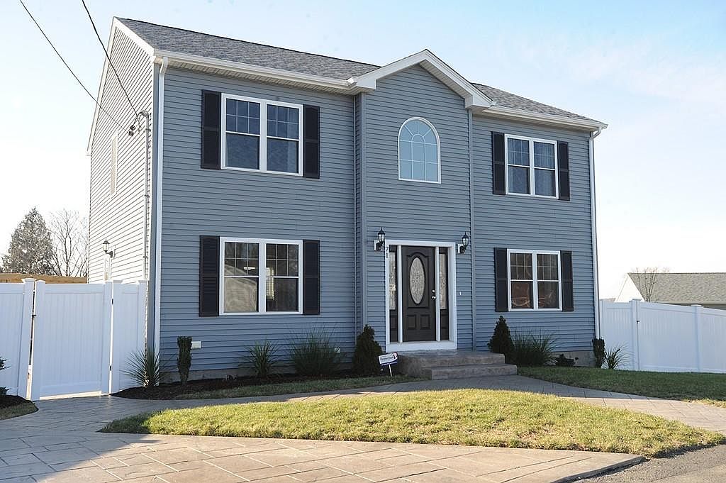 71 Clarkson St, Fall River, MA 02724 | Zillow