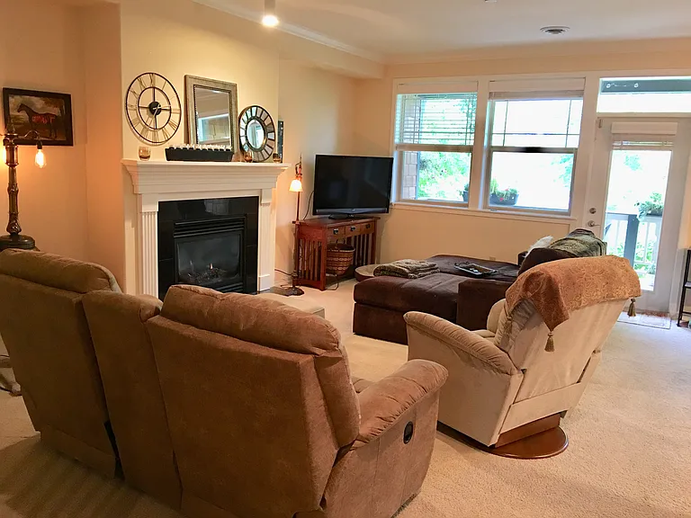 110 Cedar Ave — Photo 10