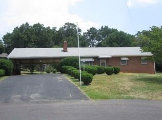 90 Meadowlark Rd, Rocky Mount, VA 24151