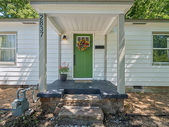 3rd image of 2837 E Admiral Ct
