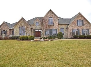 909 Clover Ln W, Lebanon, OH 45036
